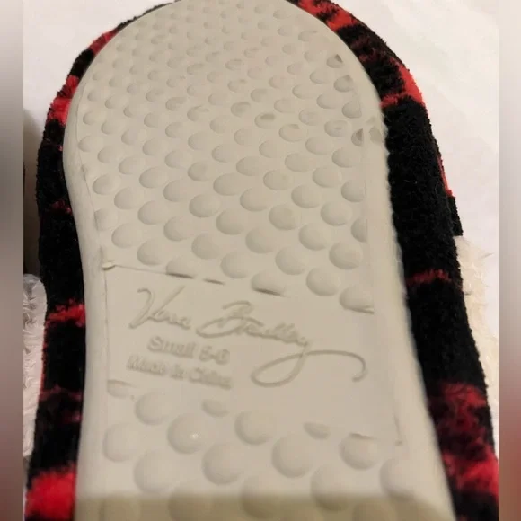 Vera Bradley Slippers - Picture 2 of 5